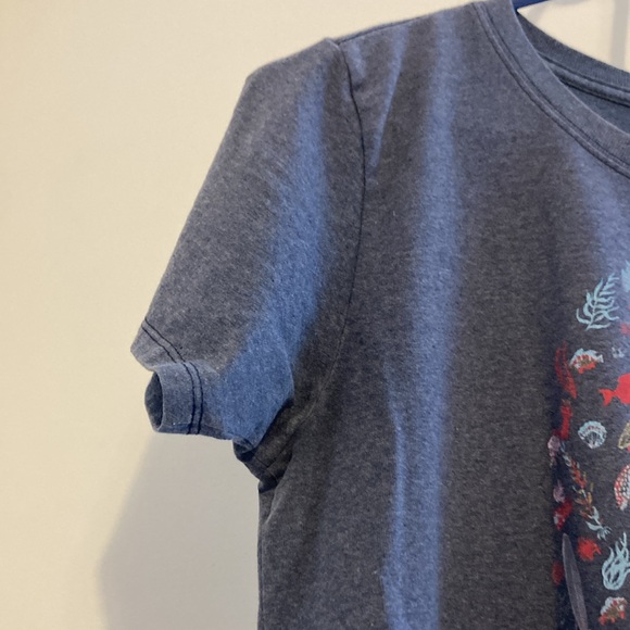 Patagonia is t shirt sz M floral print - Picture 3 of 4